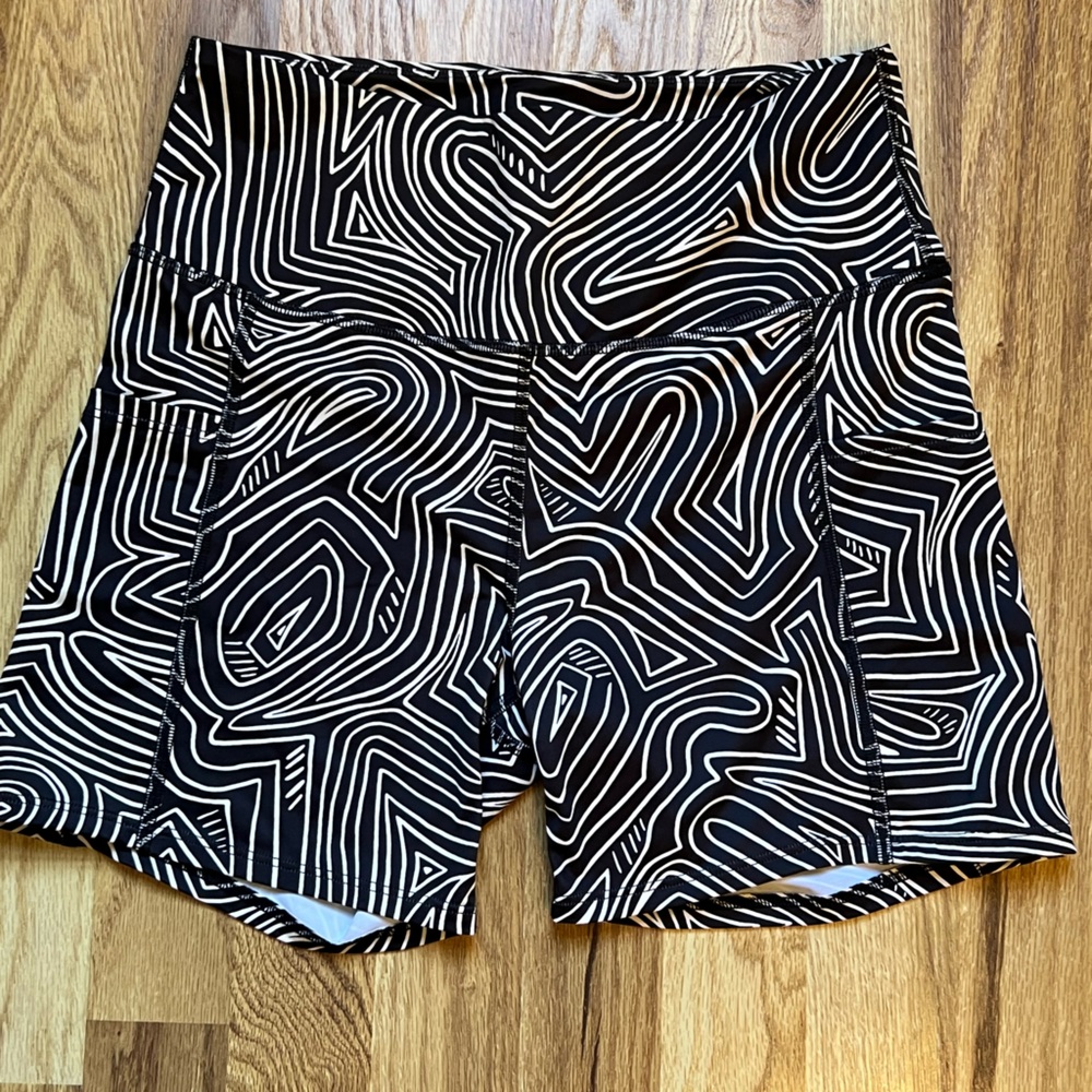 Billabong Black & White Abstract Line Athletic Shorts